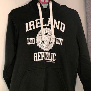 Authentic Ireland green sweatshirt